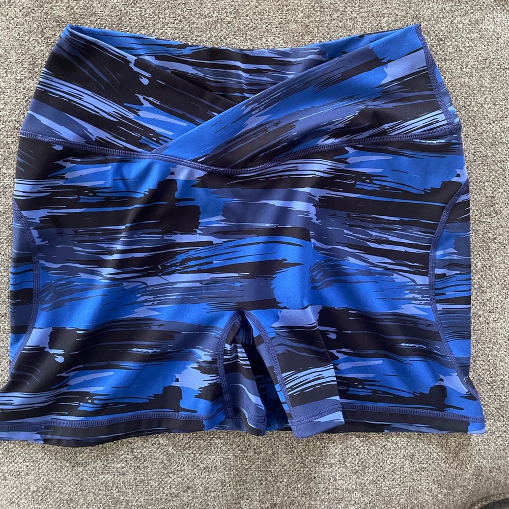 ALPHALETE gravity Biker Shorts